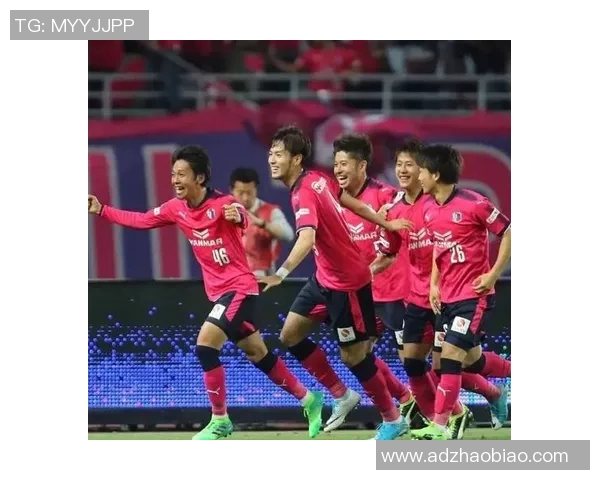 横滨队与大阪樱花队激战正酣精彩对决引发球迷热议